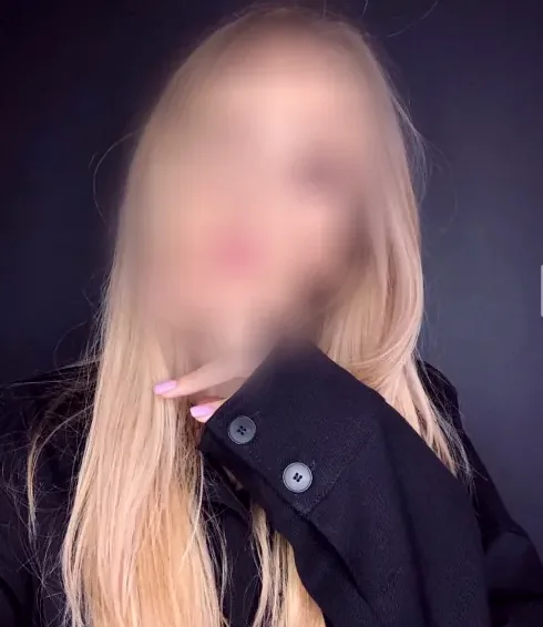 Amalie, 24
