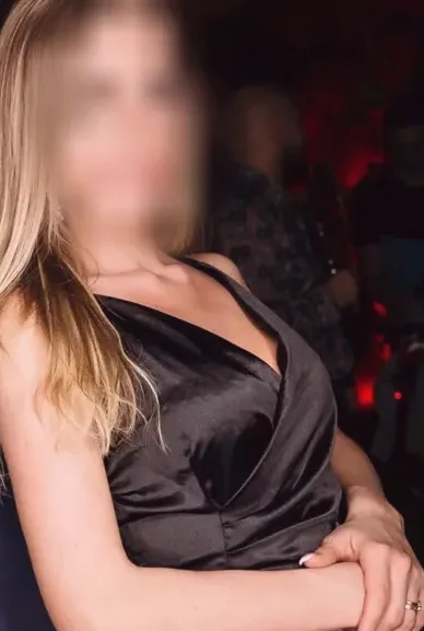 Camilla, 35