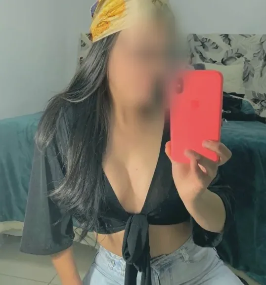 Charlotte, 31