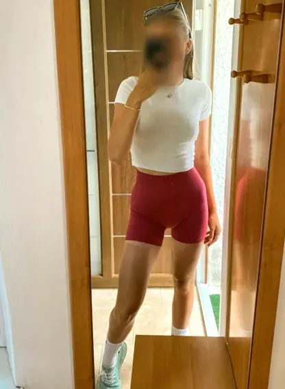 Josefine, 27