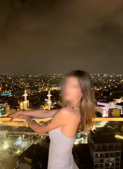 Marie, 27